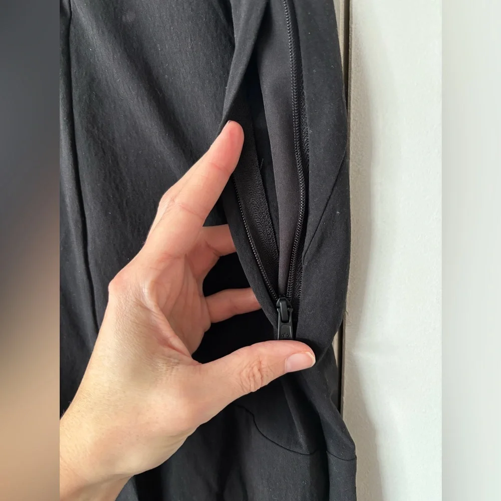 ALO Yoga Co-Op Joggers / Track Pants - Picture 5 of 10